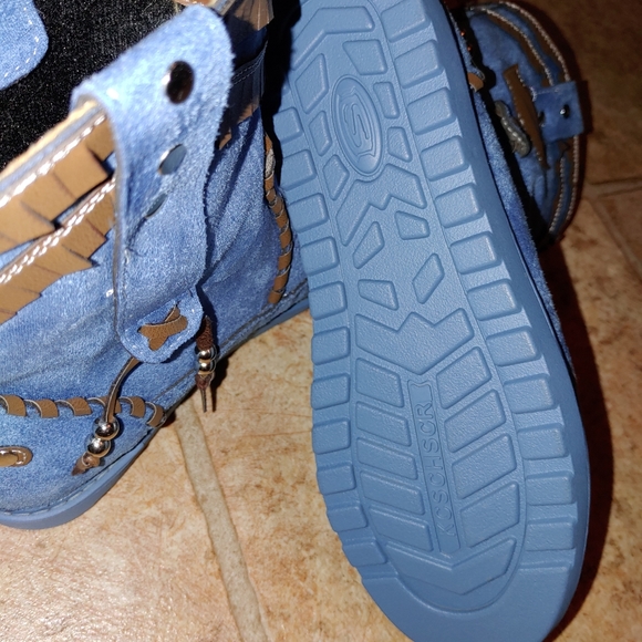 Blue suede moccasin boots. Sz 8.5 - Picture 3 of 4